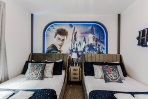5 slaapkamers, een strijkplank/strijkijzer, wifi, beddengoed