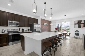 Fridge, microwave, oven, stovetop - Last Minute Disney! Private Pool, Hot Tub, Game Room & Themed Bedrooms. Book Now! #126599 (Orlando)