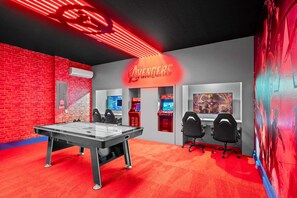 Games room - Disney! Private Pool, Game Room & Themed Bedrooms. Book Now! #Solara241 (Orlando)