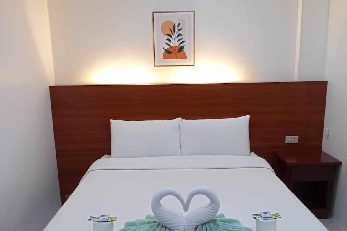 Standard Double Room, Non Smoking | Free WiFi, bed sheets