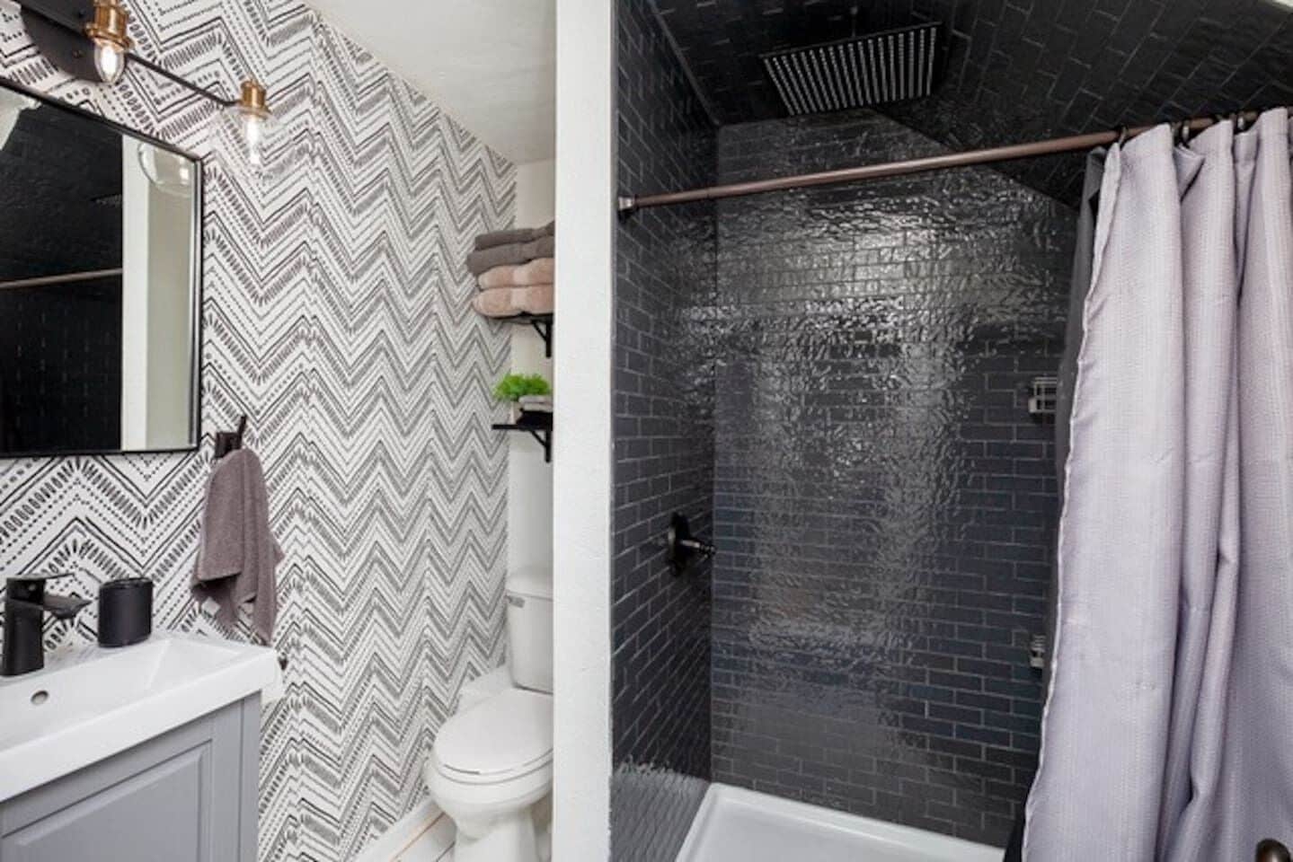Shower, towels