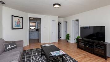 智能电视、电子游戏、书