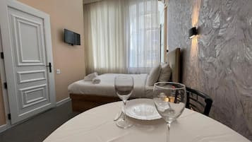 Deluxe Double Room, 1 Queen Bed, City View | Blackout drapes, soundproofing, free WiFi