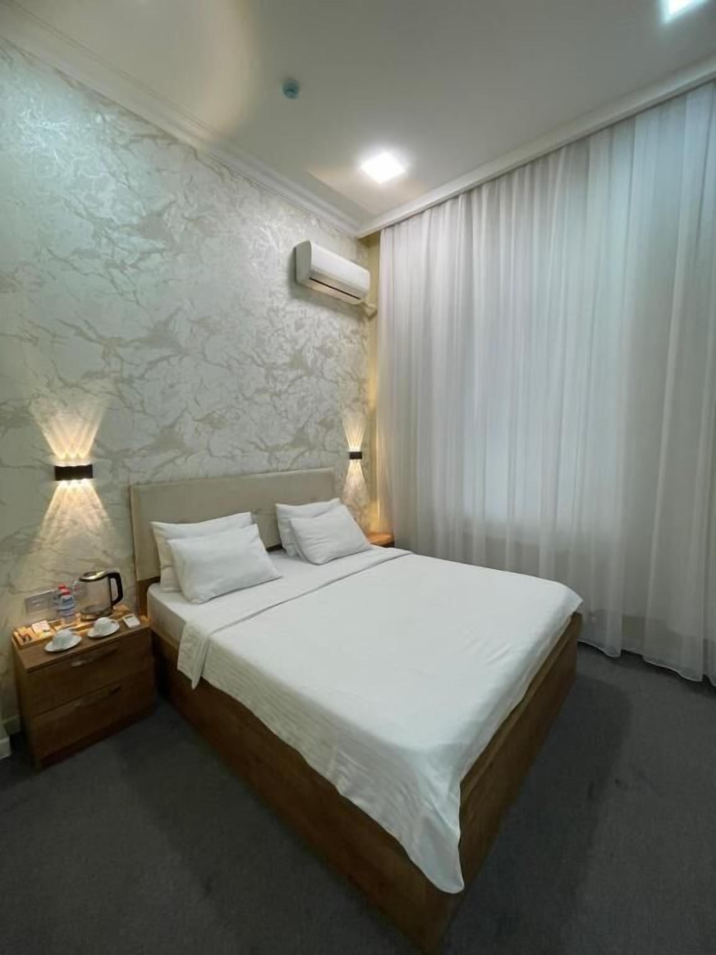 Dobbeltrom – comfort, balkong, byutsikt | Blendingsgardiner, lydisolert og wi-fi (inkludert)