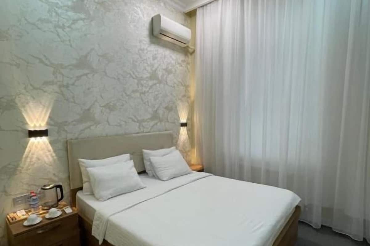 舒適雙人房, 陽台, 城市景觀 | 遮光布/窗簾、隔音、免費無線上網