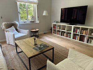 Living area - Cozy semi-detached house in the countryside near the Schaalsee. (Greven)