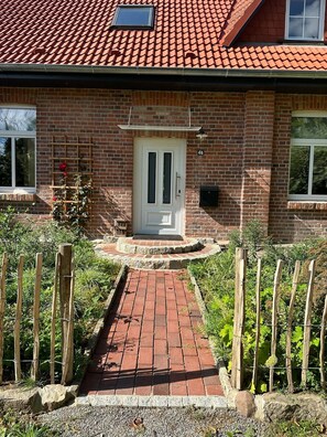 Exterior detail - Cozy semi-detached house in the countryside near the Schaalsee. (Greven)