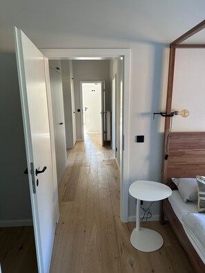 3 soverom, strykejern/-brett, wi-fi og sengetøy