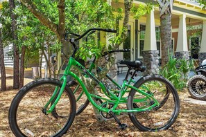 Interior - Teal Dreams by Avantstay 3 Blocks to Beach, Back Patio Seating (Santa Rosa Beach)