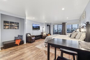 Cuna de viaje, wifi gratis y ropa de cama 