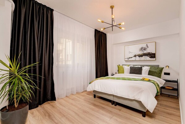 1 bedroom, desk, iron/ironing board, WiFi