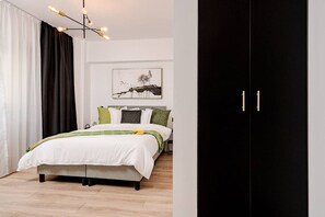 1 bedroom, desk, iron/ironing board, WiFi