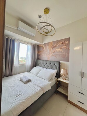 1 bedroom, iron/ironing board, WiFi, bed sheets - Coast Residences Pasay City - Cosy Deluxe Flat (Pasay)