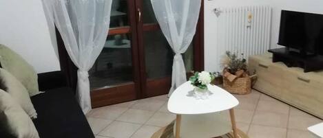 Télévision à écran plat