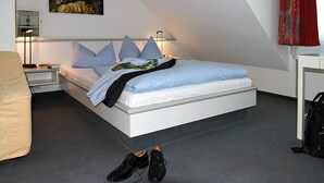 Standard Double Room | Free WiFi - Vivotel Niederrhein (Voerde)