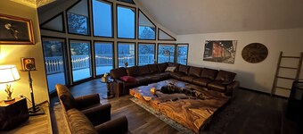 Mica Peak Escape 50 Mile View over The “Palouse Scenic Byway”25 min of CDA Idaho