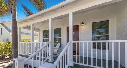 Cozy Anchor Inn #1, 1-bedroom retreat in the heart of Boca Grande.- Sleeps 4 - Pool