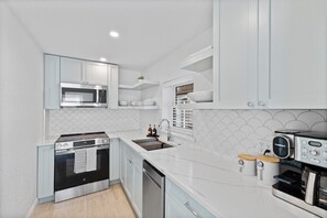 Fridge, microwave, stovetop, dishwasher - Historic Anchor Inn #4 - Pool - Boca Grand in Town - Sleeps 6 (Boca Grande)