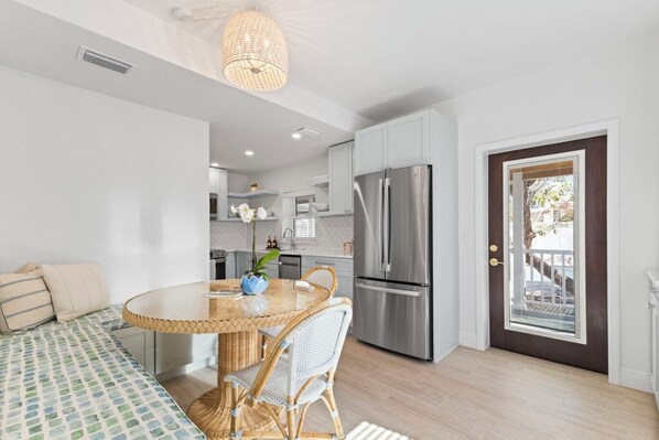 Fridge, microwave, stovetop, dishwasher - Historic Anchor Inn #4 - Pool - Boca Grand in Town - Sleeps 6 (Boca Grande)