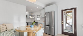 Historic Anchor Inn #4 - Pool - Boca Grand in Town - Sleeps 6