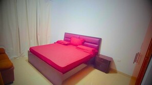 2 makuuhuonetta, silitysrauta/-lauta, Wi-Fi