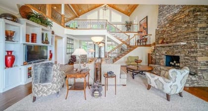 G & P Properties boasts a spacious 5-bedroom house in peaceful Greers Ferry