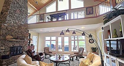 G & P Properties boasts a spacious 5-bedroom house in peaceful Greers Ferry