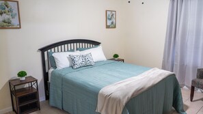 3 soverom, strykejern/-brett, wi-fi og sengetøy