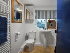 Towels - 3 bedroom accommodation in Bishops Castle (Bishops Castle)