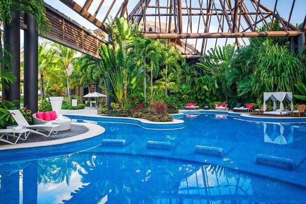 Outdoor pool - 2BD Grand Luxxe Vidanta Resort RM (Playa del Carmen)
