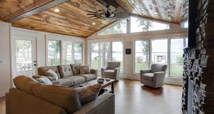 Gull Lake Cabin + Bunkhouse with Sandy Beach & Pontoon/Jet Ski availability!