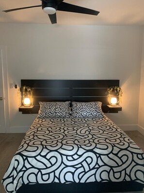 2 habitaciones, tabla de planchar con plancha, wifi y ropa de cama 