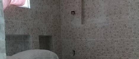 1 quarto, ferros/tábuas de passar roupa, acesso à internet