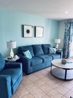 Téléviseur connecté, livres, imprimante