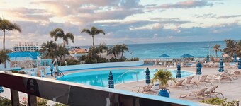 Royal Islander La Terrasse Large 1 BR in Maho w/Ocean Views & Vibrant Sunsets