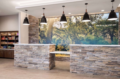 La Quinta Inn And Suites By Wyndham Lincoln