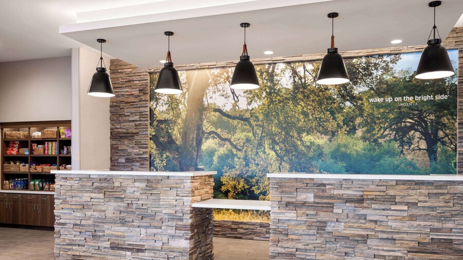 La Quinta Inn And Suites By Wyndham Lincoln