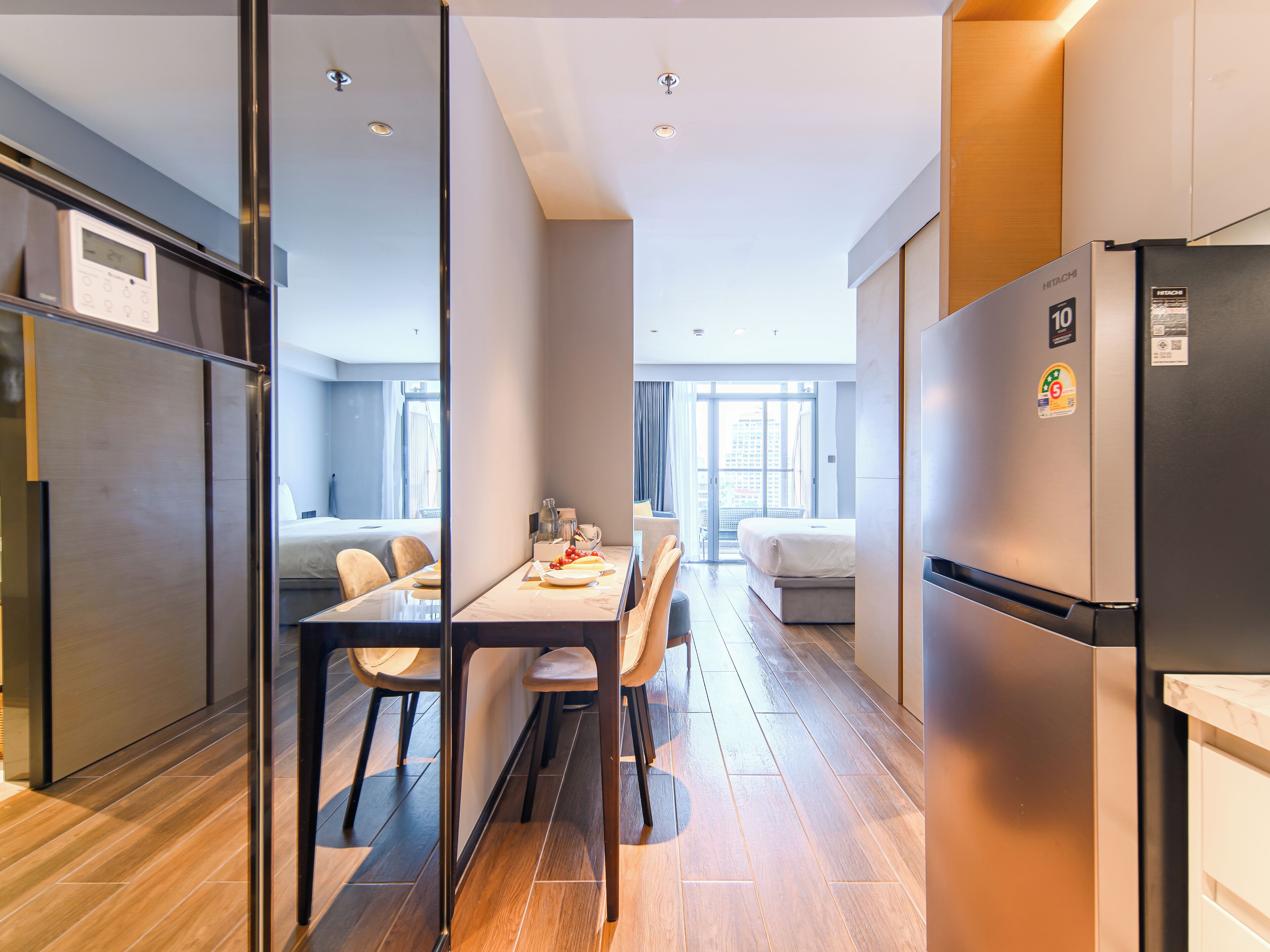 Deluxe King Room with City View | Premium bedding, memory foam beds, minibar, in-room safe