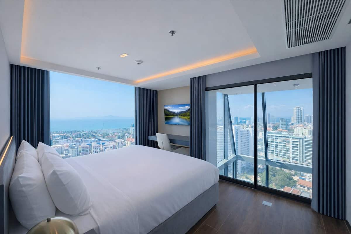 Duplex, 1 Bedroom (Suite, Mountain Bay) | Premium bedding, memory foam beds, minibar, in-room safe