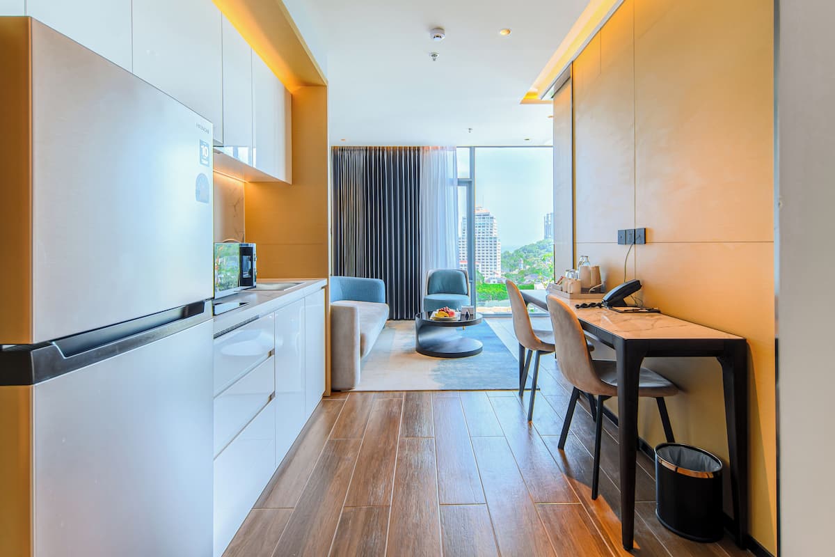 One-Bedroom Premier Suite | Sengetøy av topp kvalitet, minibar, safe på rommet og skrivebord