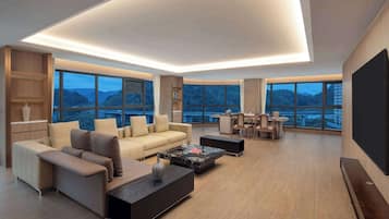 Suite, 1 King Bed, Non Smoking (Baiyue)