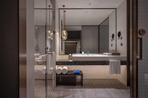 Free toiletries, hair dryer, bathrobes, slippers - Wyndham Quzhou Kecheng (Quzhou)