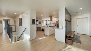 Interior - Terrace Hill Modern Paso Robles Escape Near Wineries, Dining, and Hot Springs (Paso Robles)