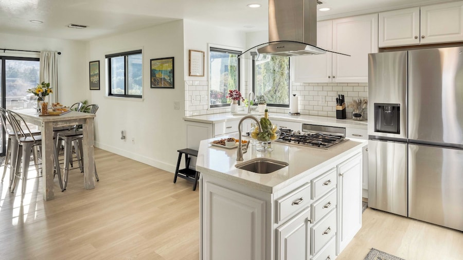 Terrace Hill Modern Paso Robles Escape Near Wineries, Dining, and Hot Springs