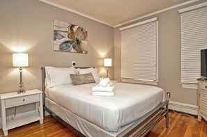 2 bedrooms, desk, iron/ironing board, WiFi