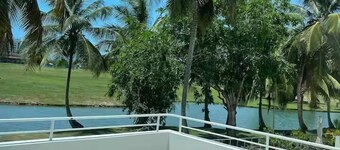 Villa Blue Sea Spacious Family Retreat