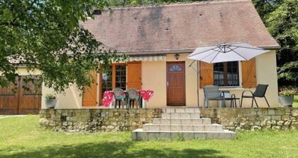 Charming Périgord house with above-ground pool