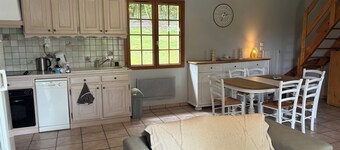 Charming Périgord house with above-ground pool