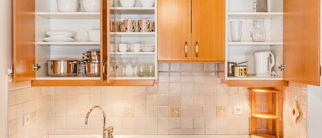 Fridge, stovetop, dishwasher, highchair