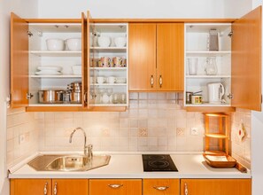 Fridge, stovetop, dishwasher, highchair